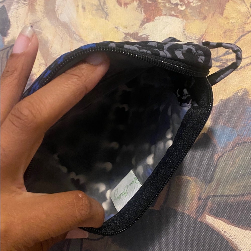 Small Travel Pouch - Picture 3 of 4